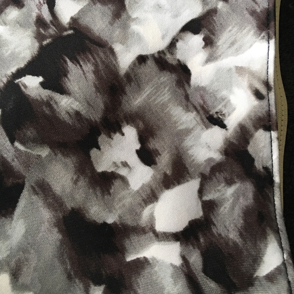 ❌SOLD❌ Sexy floral print pencil skirt - Picture 3 of 4